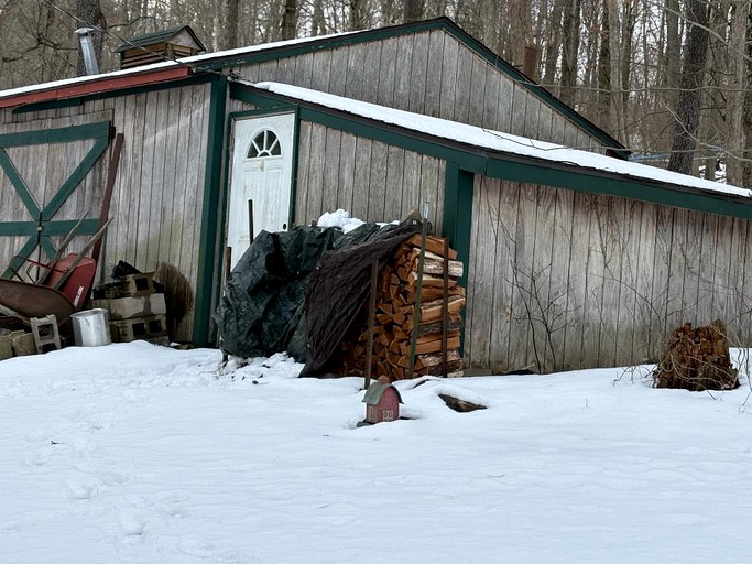 Cabins (United States of America, Dellroy, Ohio)