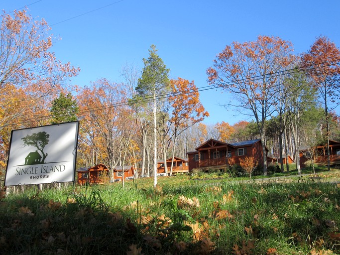 Cabins (United States of America, Hector, New York)