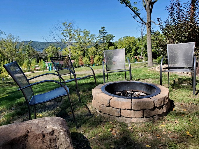 Cabins (United States of America, Hector, New York)