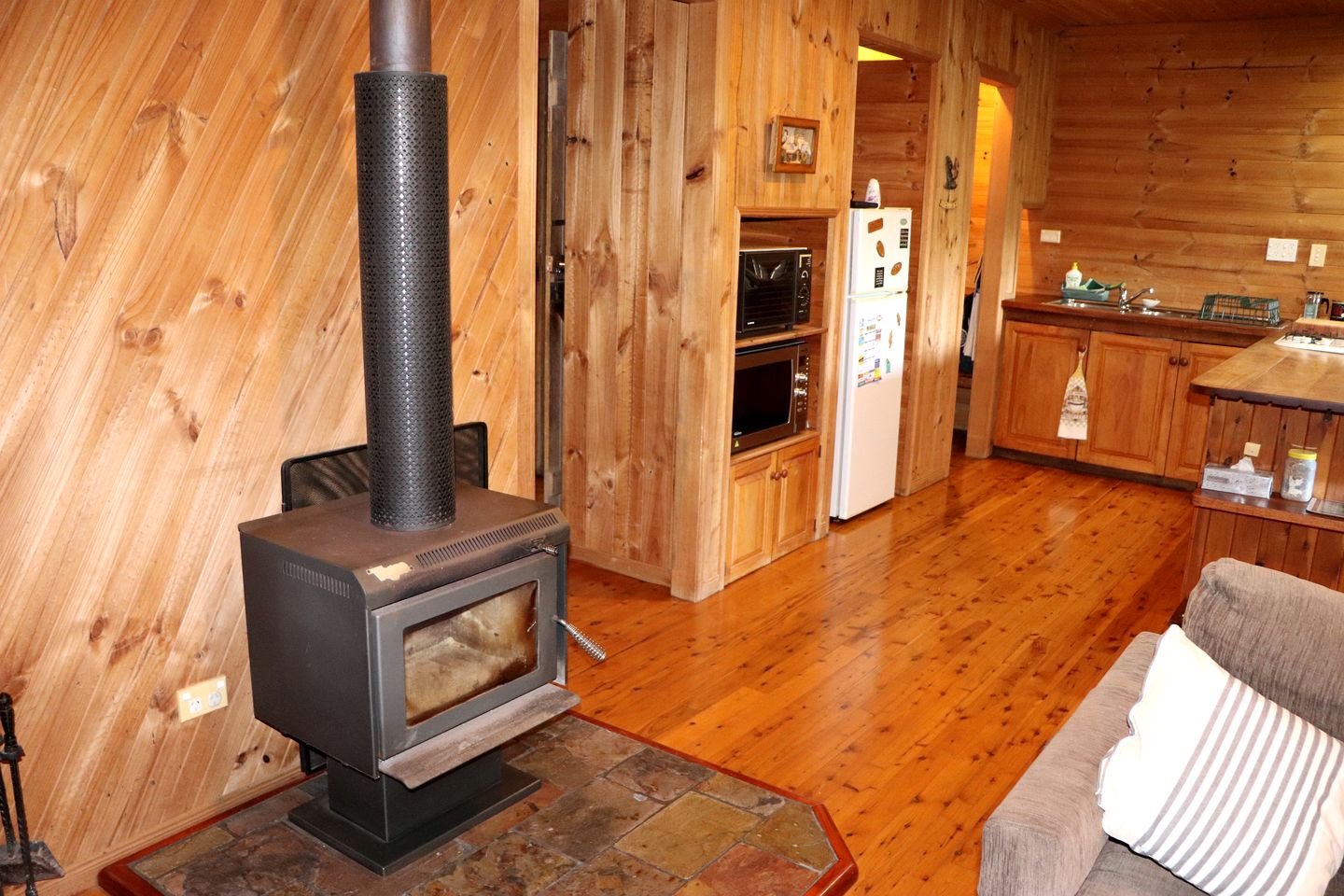 Idyllic Cabin Getaway in the Lush Woodlands of Bellthorpe, Queensland