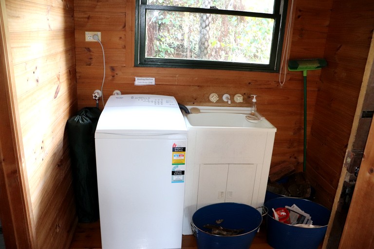 Cabins (Australia, Bellthorpe, Queensland)