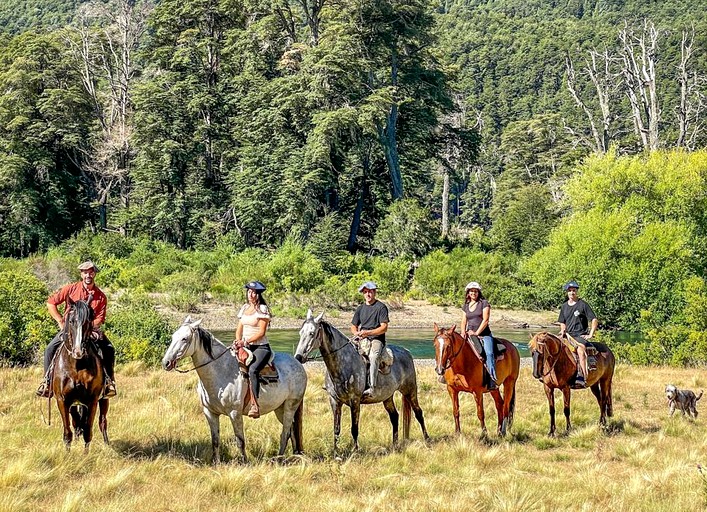 Bell Tents (Argentina, El Manso, Río Negro)