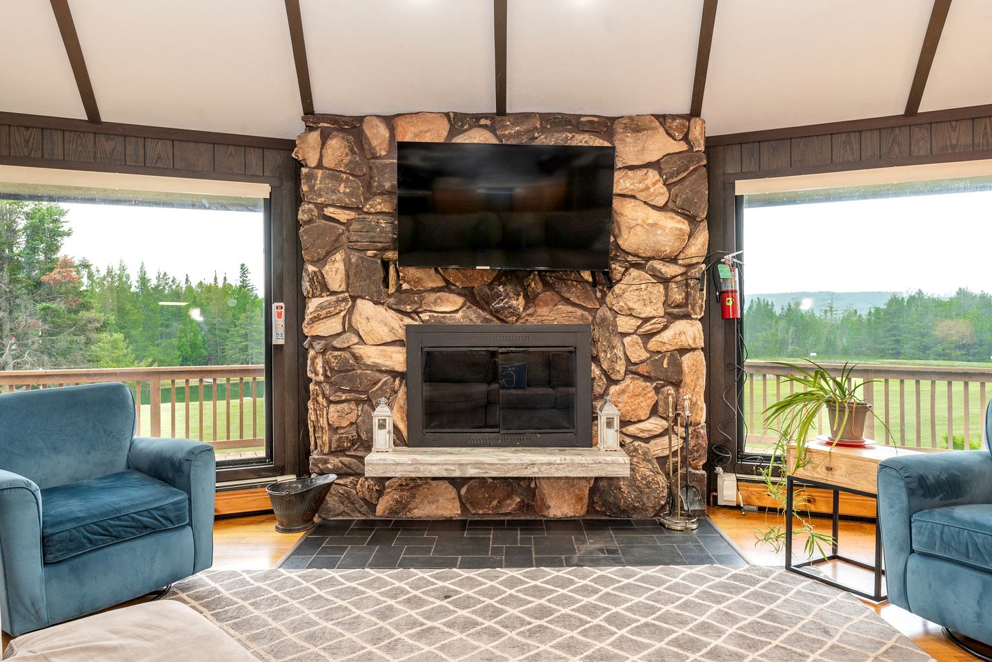 Stunning Cabin Getaway Perfect for Large Groups Situated in Boyne Falls, Michigan