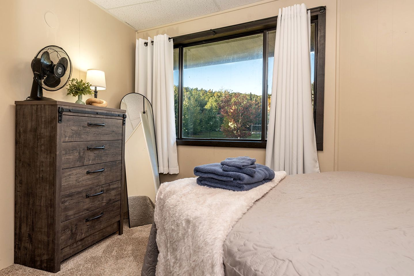 Stunning Cabin Getaway Perfect for Large Groups Situated in Boyne Falls, Michigan