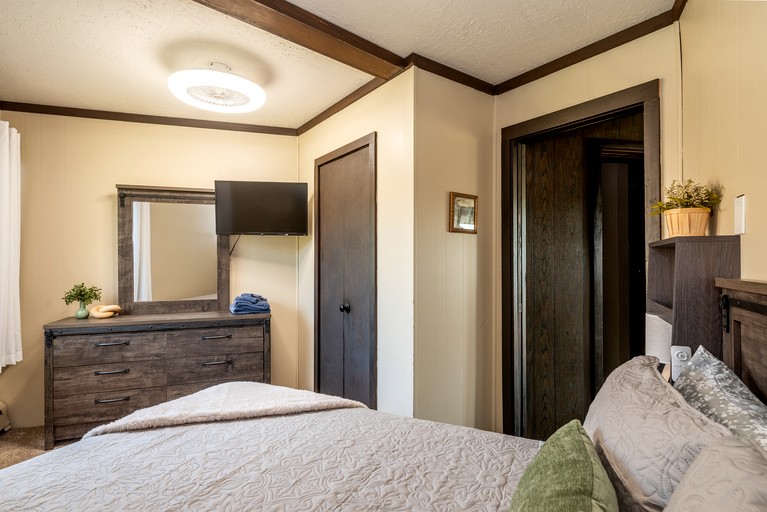 Cabins (United States of America, Boyne Falls, Michigan)