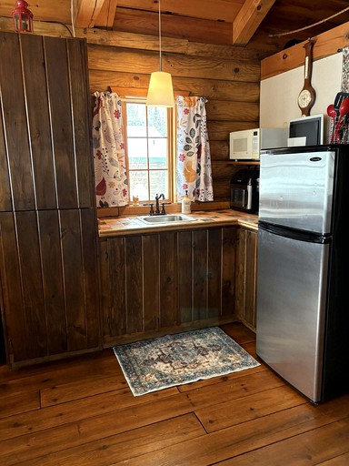 Log Cabins (Canada, Clarence Creek, Ontario)