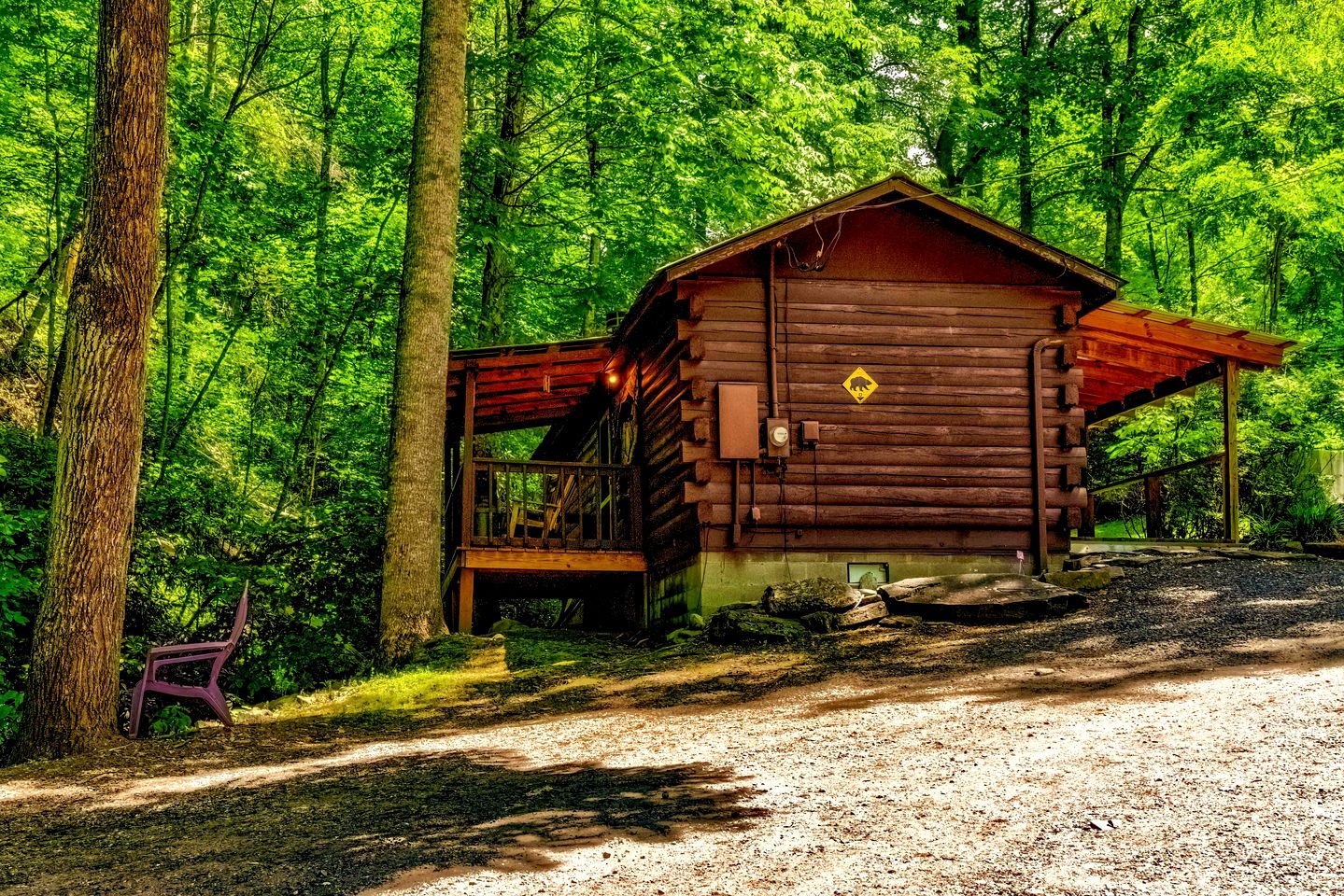 Romantic Log Cabin in Wooded Setting near Cherokee, North Carolina