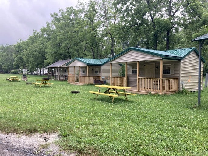 Cabins (United States of America, Millmont, Pennsylvania)