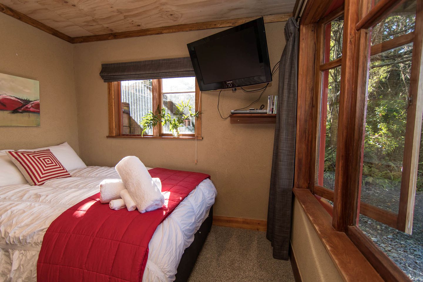 Secluded Cabin Rental Completely Surrounded by Rainforest in Peel Forest, South Island