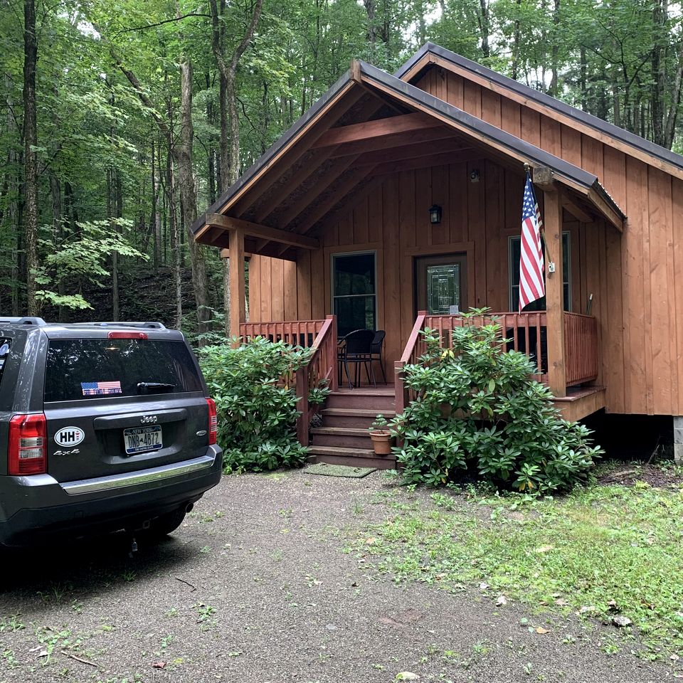 Cozy Three-Bedroom Cabin Near The Salmon River in Altmar, New York