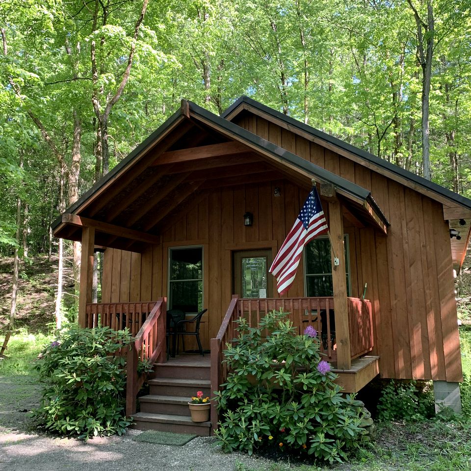 Cozy Three-Bedroom Cabin Near The Salmon River in Altmar, New York