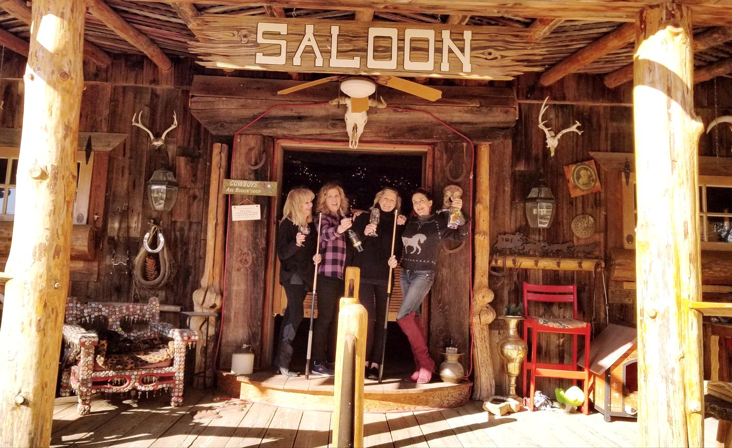 Unique Desert Experience for a Romantic Getaway Ideal for Exotic Animal Lovers in Morongo Valley, California.