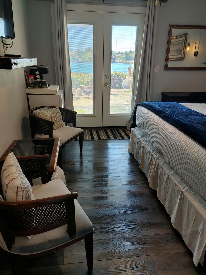 Romantic Room Rental Hidden in a Cove near Ucluelet, British Columbia