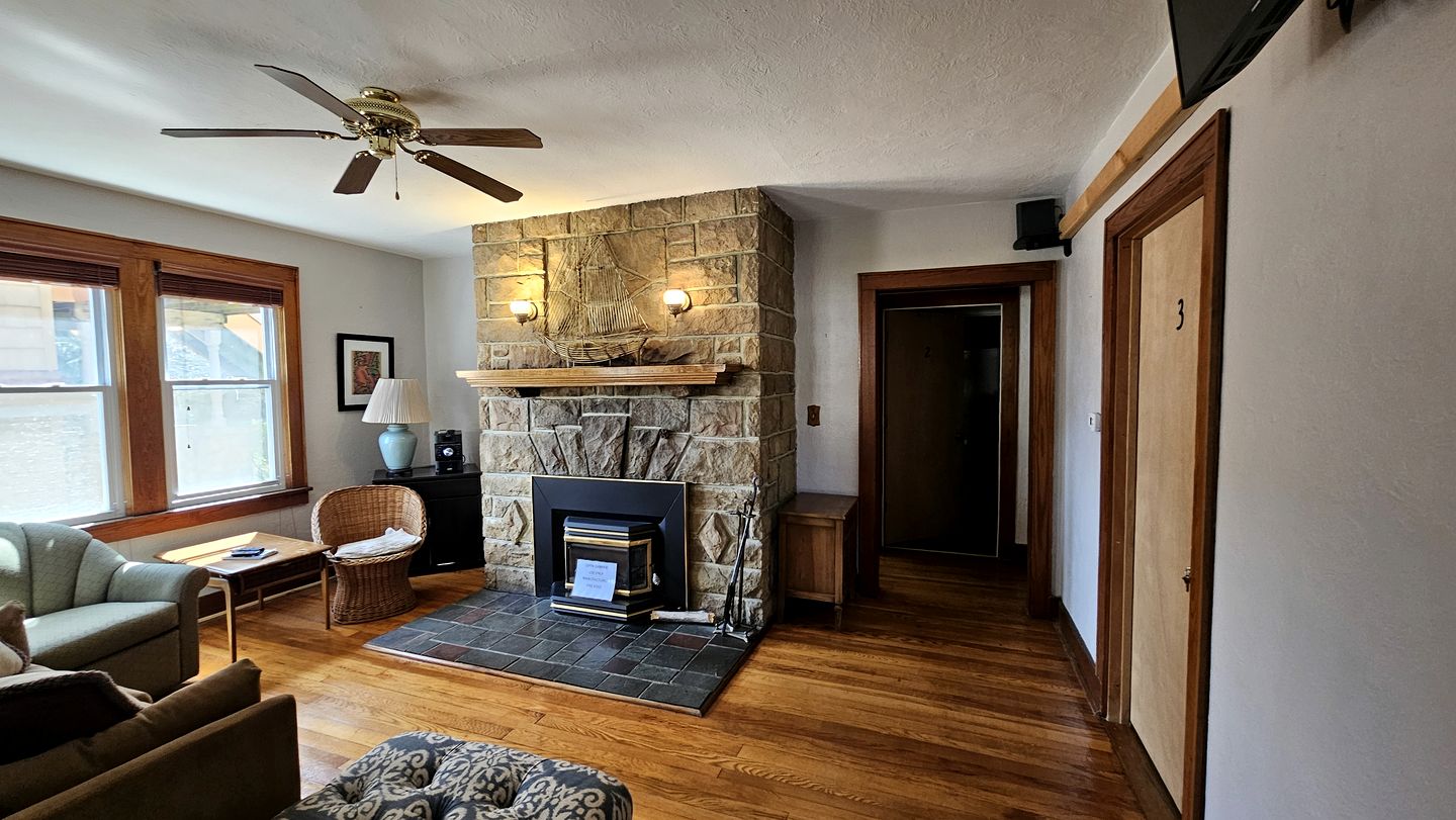 Charming Vacation Rental Perfect for Couples in Confluence, Pennsylvania