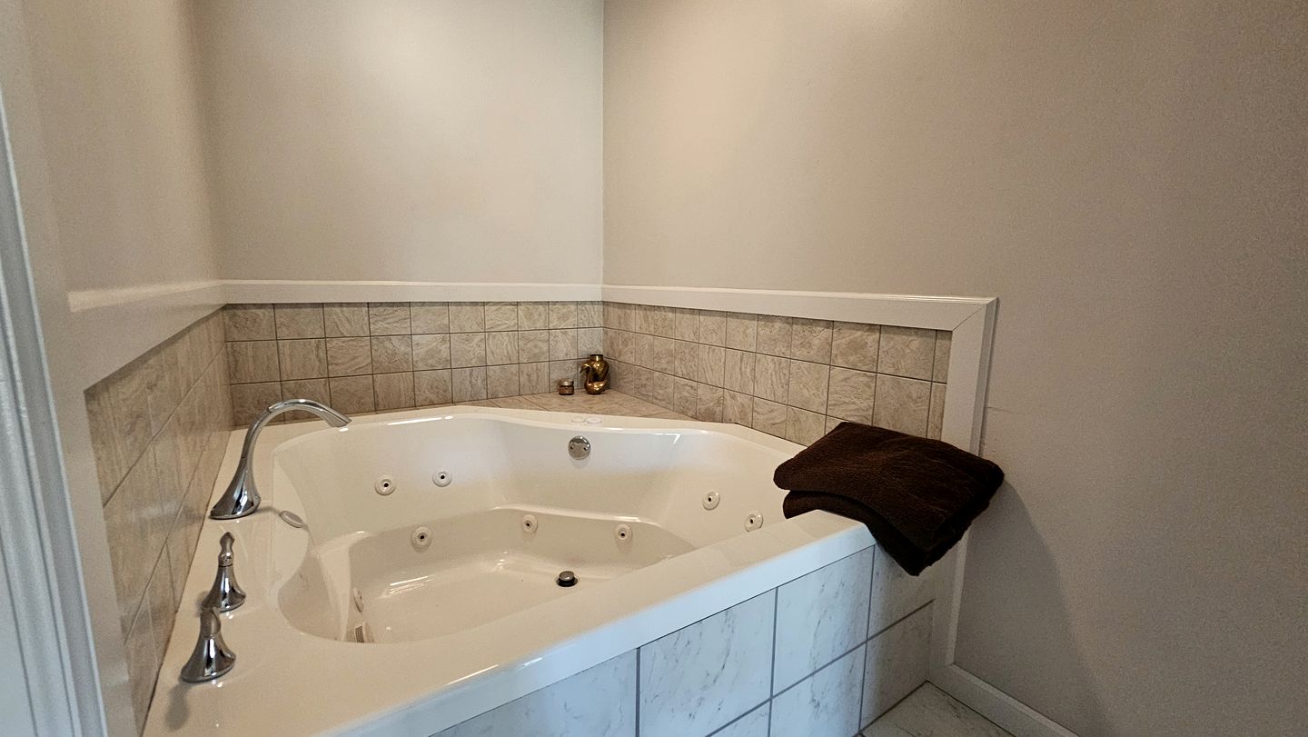 Charming Vacation Rental Perfect for Couples in Confluence, Pennsylvania