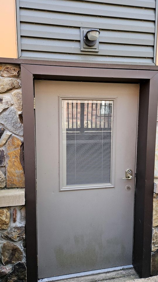 Waterfront Vacation Rental for Two Guests near Ohiopyle State Park, Pennsylvania
