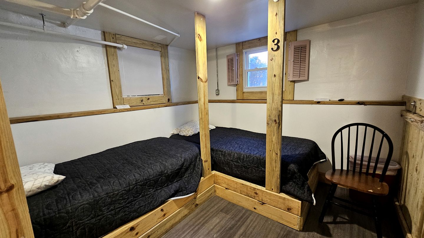 Vacation Accommodation near Ample Outdoor Recreation in Confluence, Pennsylvania