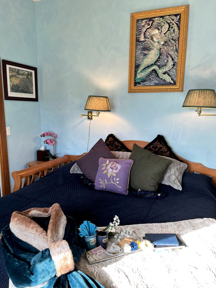 Family-Friendly Suite Rental in a Bed and Breakfast with Picturesque Lake Views in New Hampshire's White Mountains
