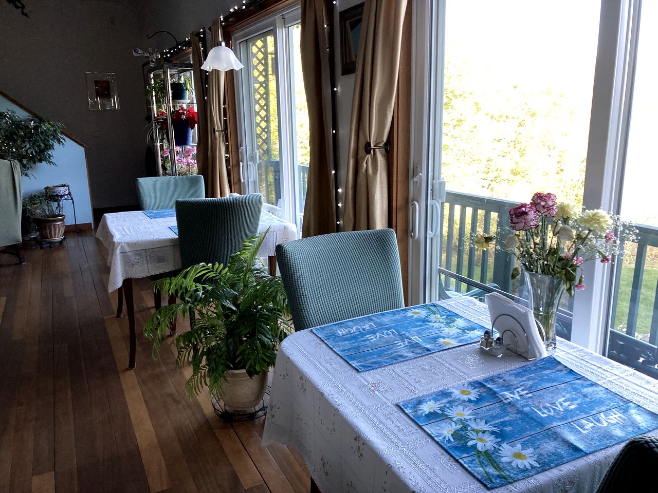 Family-Friendly Suite Rental in a Bed and Breakfast with Picturesque Lake Views in New Hampshire's White Mountains