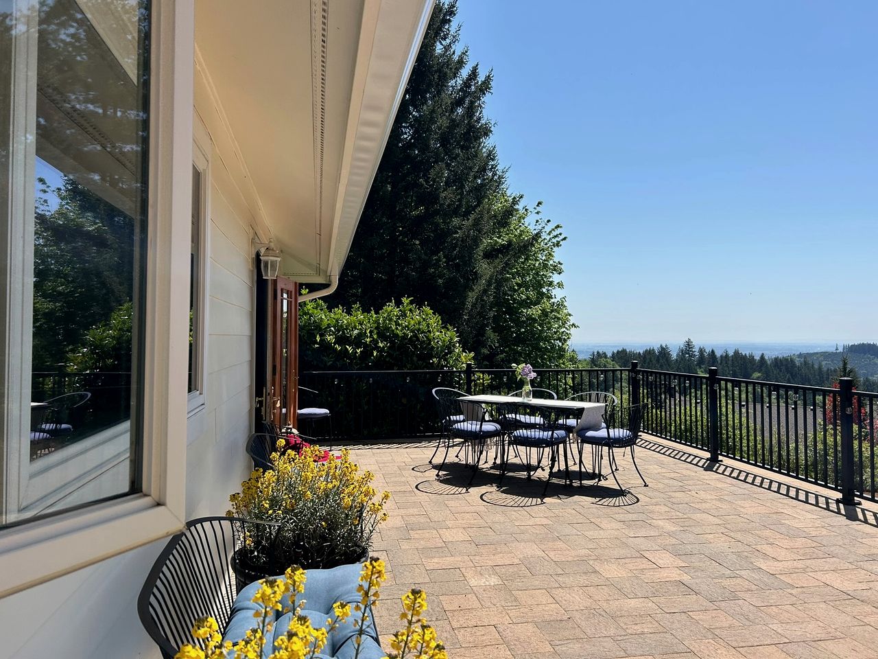 Luxury Vacation Rental near Dundee in Heart of Oregon Wine Country