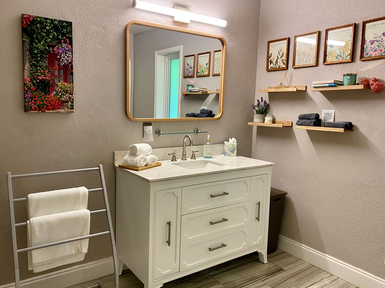 Luxury Vacation Rental near Dundee in Heart of Oregon Wine Country