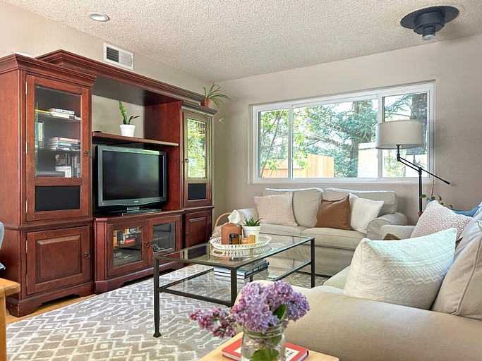 Designer Rentals (United States of America, Dundee, Oregon)