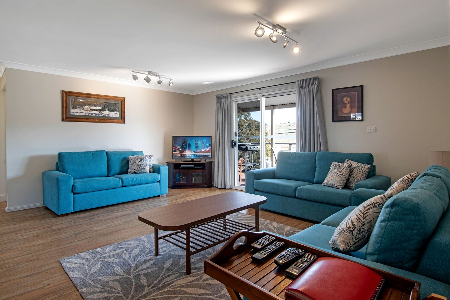 Idyllic Pet-Friendly Cottage Getaway Situated in The Goobarragandra Valley, Tumut, New South Wales