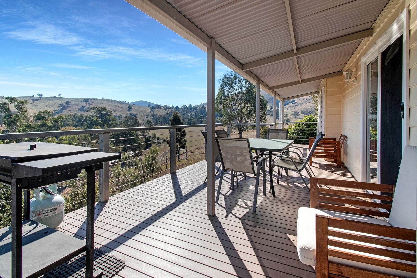 Idyllic Pet-Friendly Cottage Getaway Situated in The Goobarragandra Valley, Tumut, New South Wales