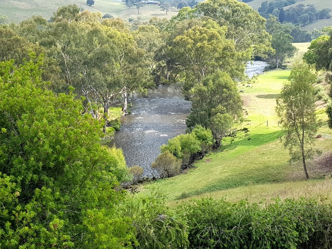 Cottages (Australia, Tumut, New South Wales)