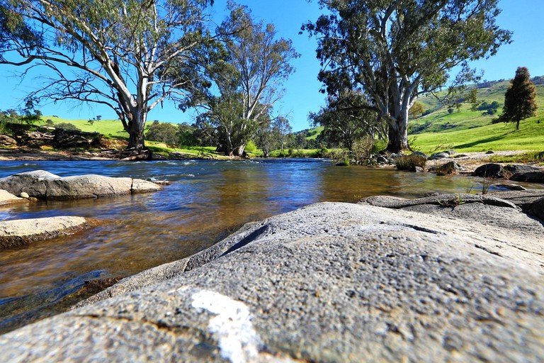 Cottages (Australia, Tumut, New South Wales)