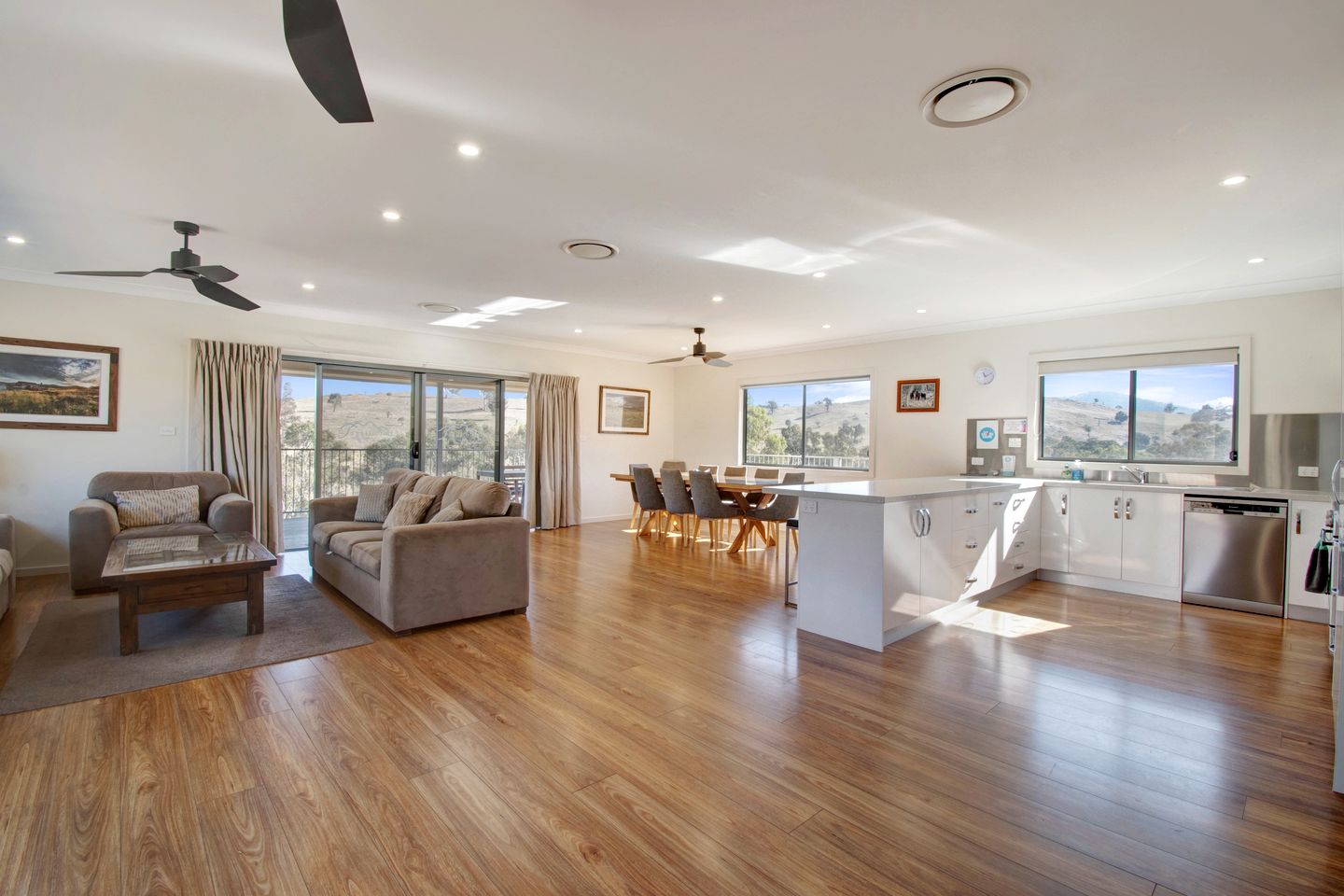 Cozy Cottage Retreat in the Lush Goobarragandra Valley, Tumut, New South Wales