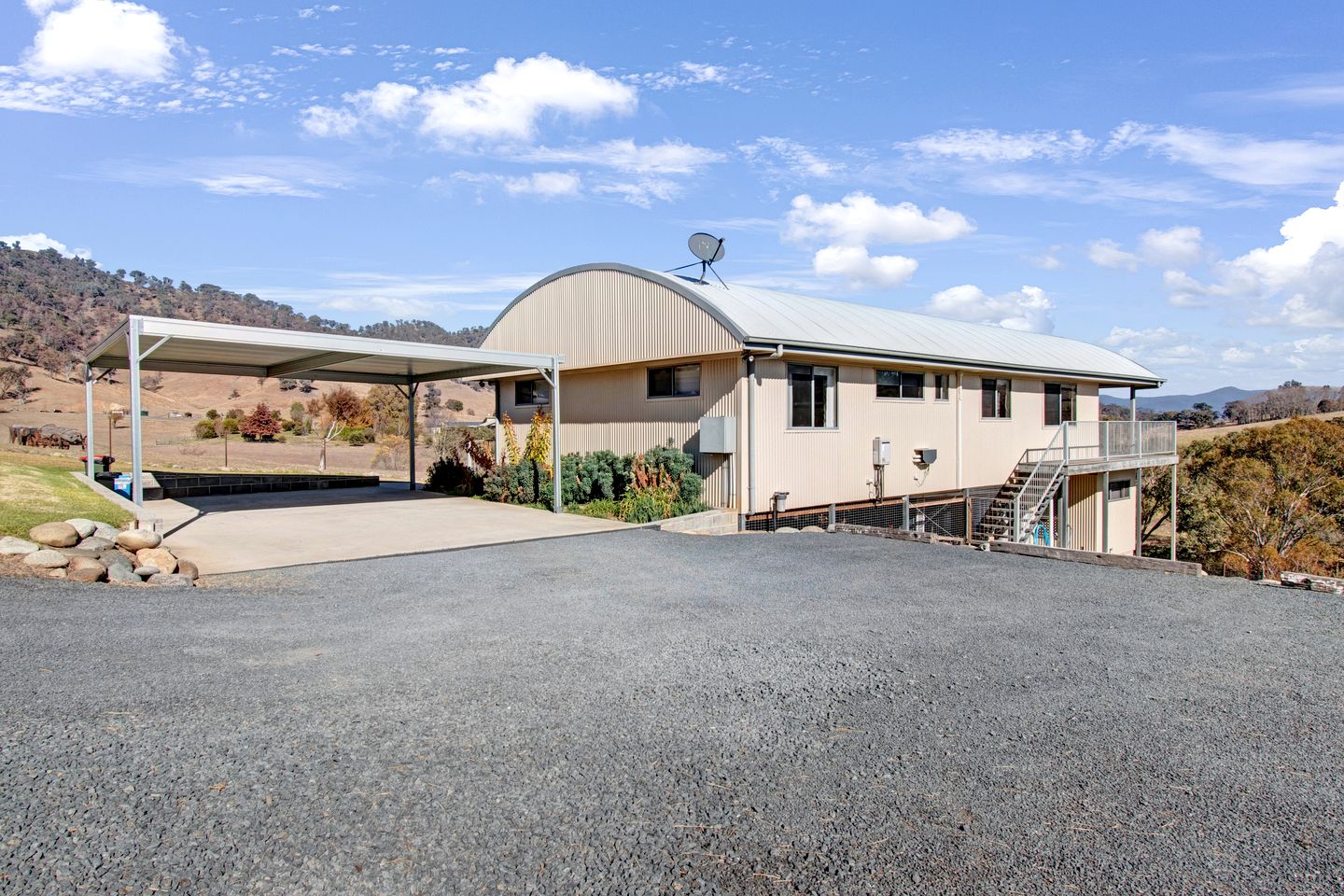 Cottages (Australia, Tumut, New South Wales)