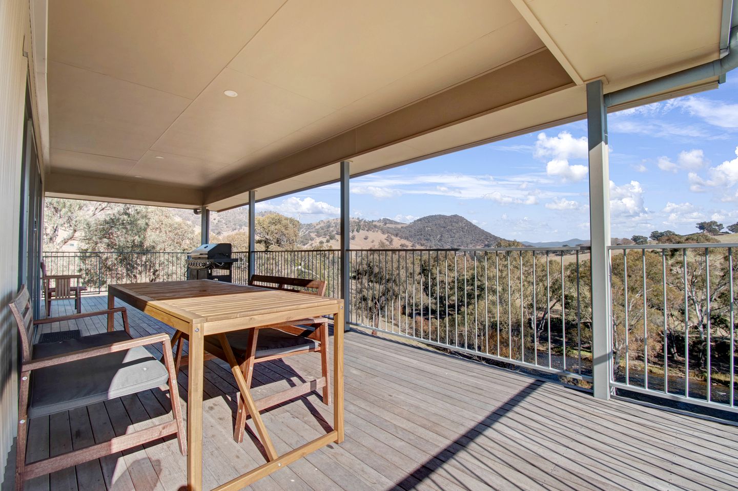 Cozy Cottage Retreat in the Lush Goobarragandra Valley, Tumut, New South Wales