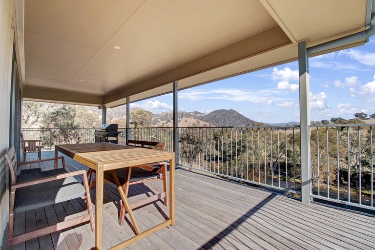 Cottages (Australia, Tumut, New South Wales)