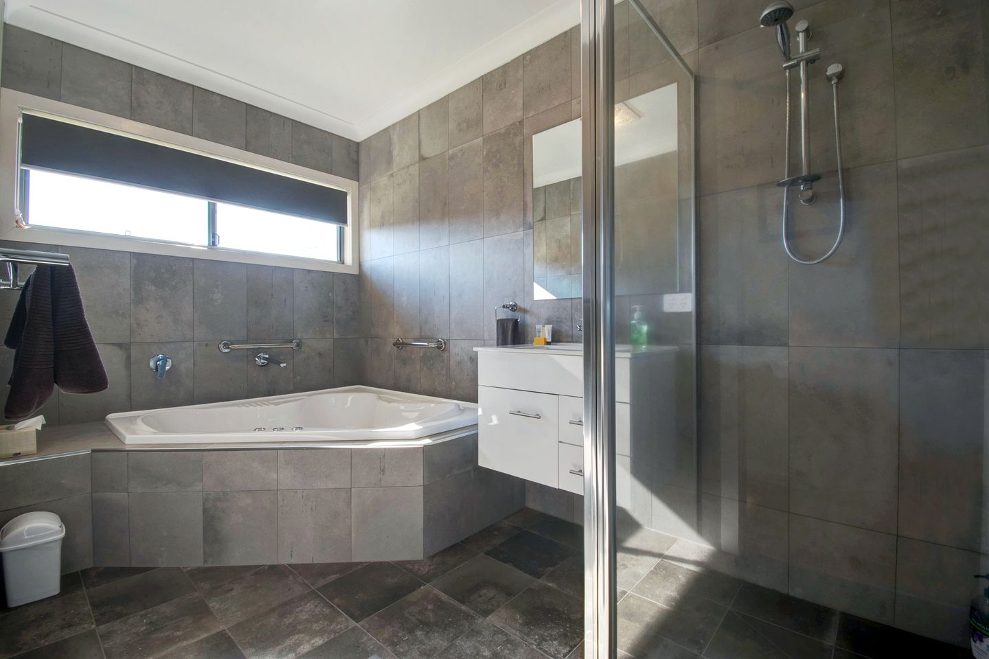 Cozy Cottage Retreat in the Lush Goobarragandra Valley, Tumut, New South Wales