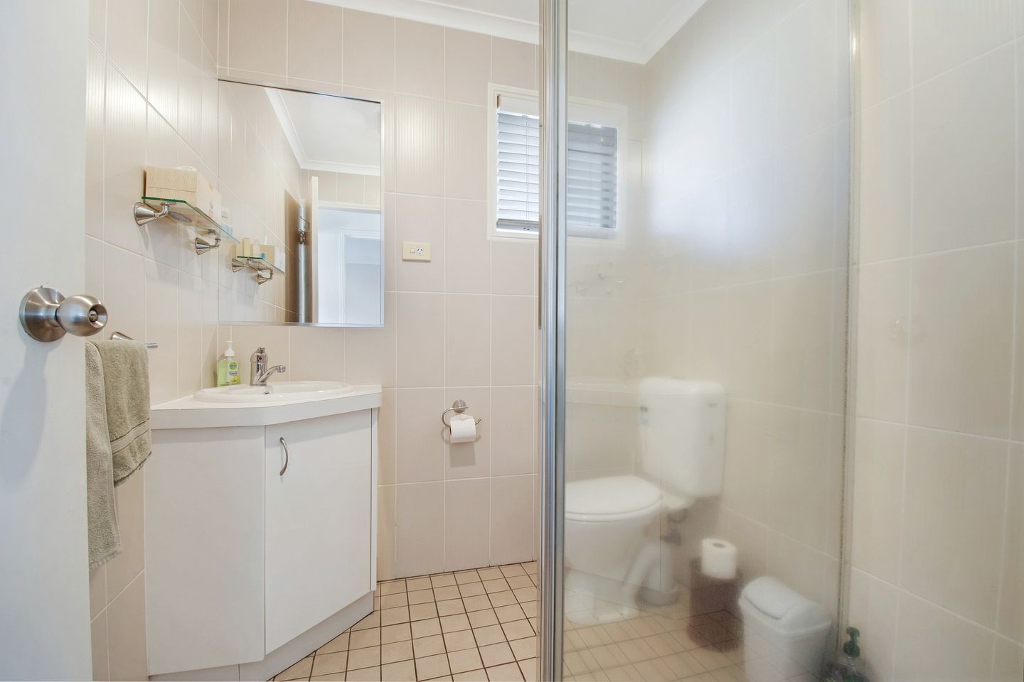 Secluded Pet-Friendly Cottage Getaway with Amazing Views, Located Halfway Between Sydney and Melbourne, Tumut, New South Wales, Australia