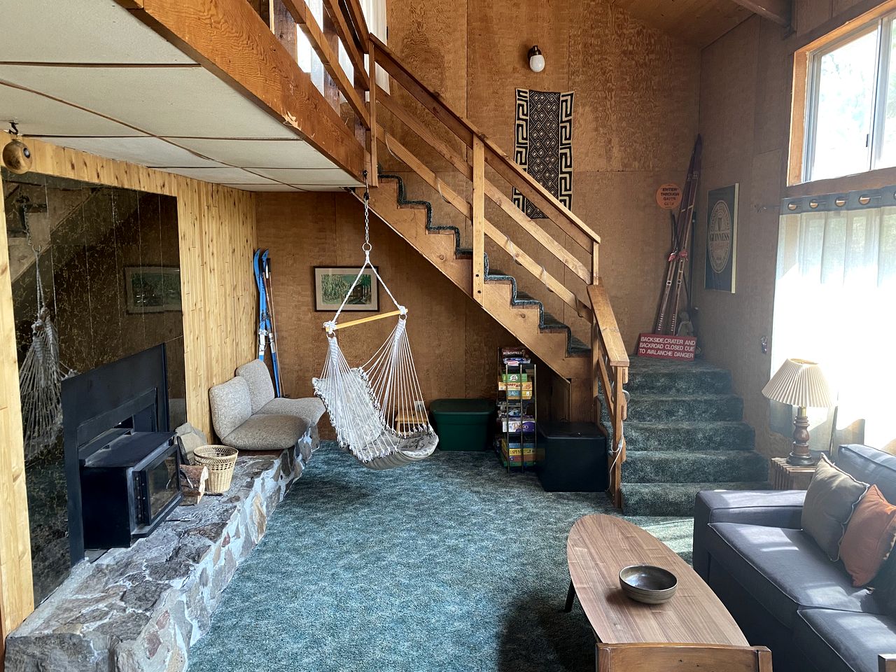 Rustic Cabin Rental near Hoodoo Ski Area and the Deschutes River in Sisters, Oregon