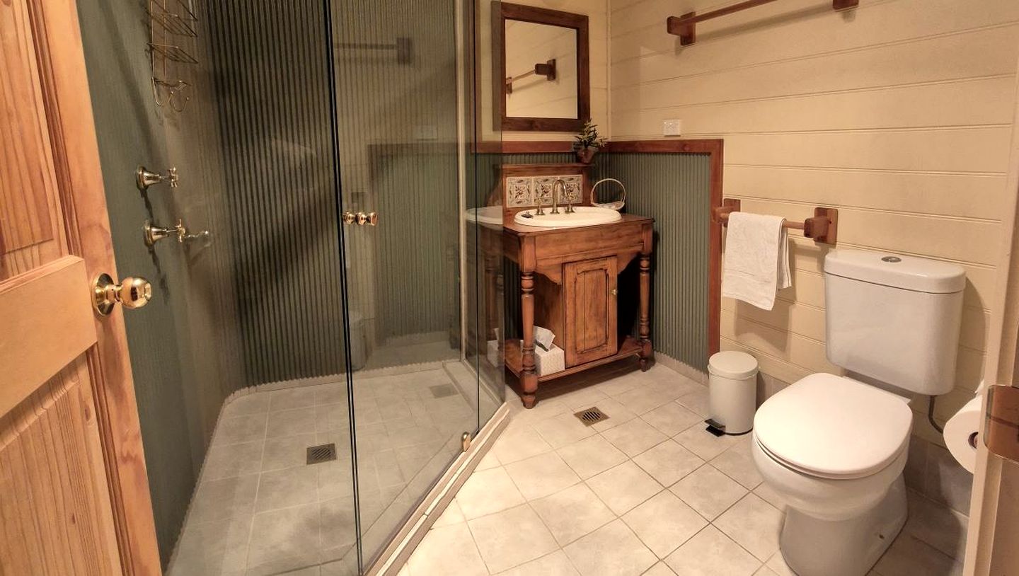 Lovely Rustic Cottage Rental on a Vineyard near Canberra, New South Wales