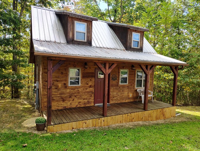 Cabins (United States of America, Genoa, West Virginia)