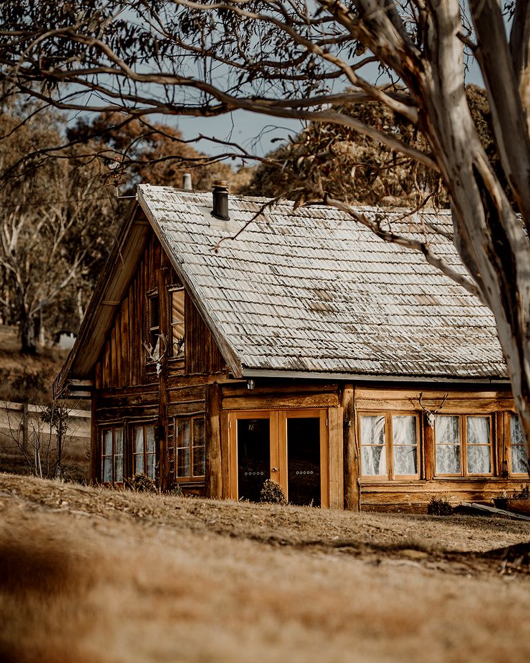 Rustic and Secluded Log Cabin Rental in the Snowy Mountains of New South Wales