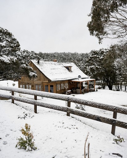 Log Cabins (Australia, Greenlands, New South Wales)