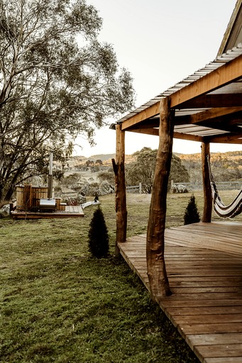 Log Cabins (Australia, Greenlands, New South Wales)