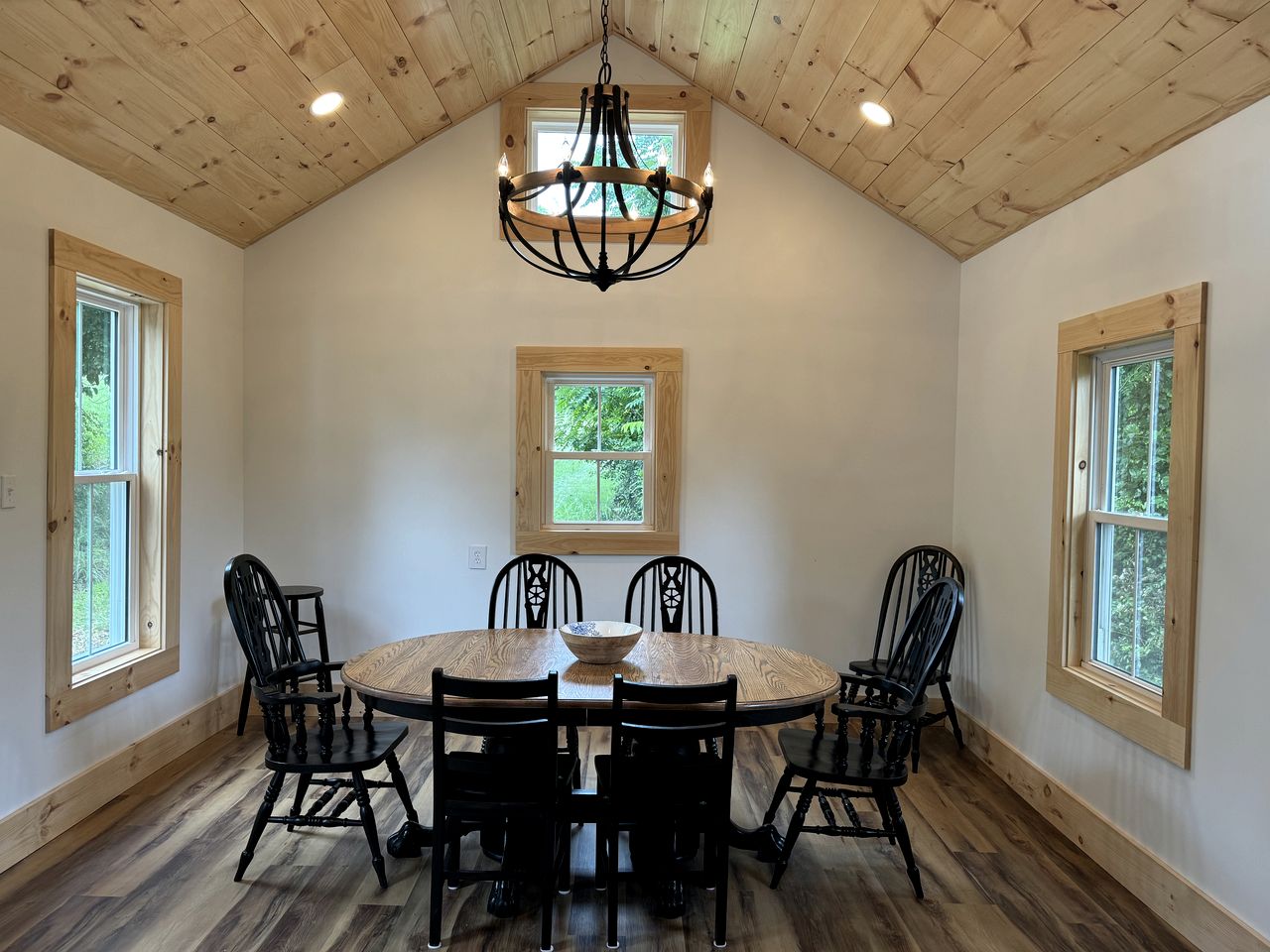 1800s Farmhouse Cottage Rental on a 230 Acre Farm in Muskingum County, Ohio