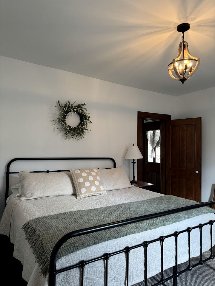 1800s Farmhouse Cottage Rental on a 230 Acre Farm in Muskingum County, Ohio