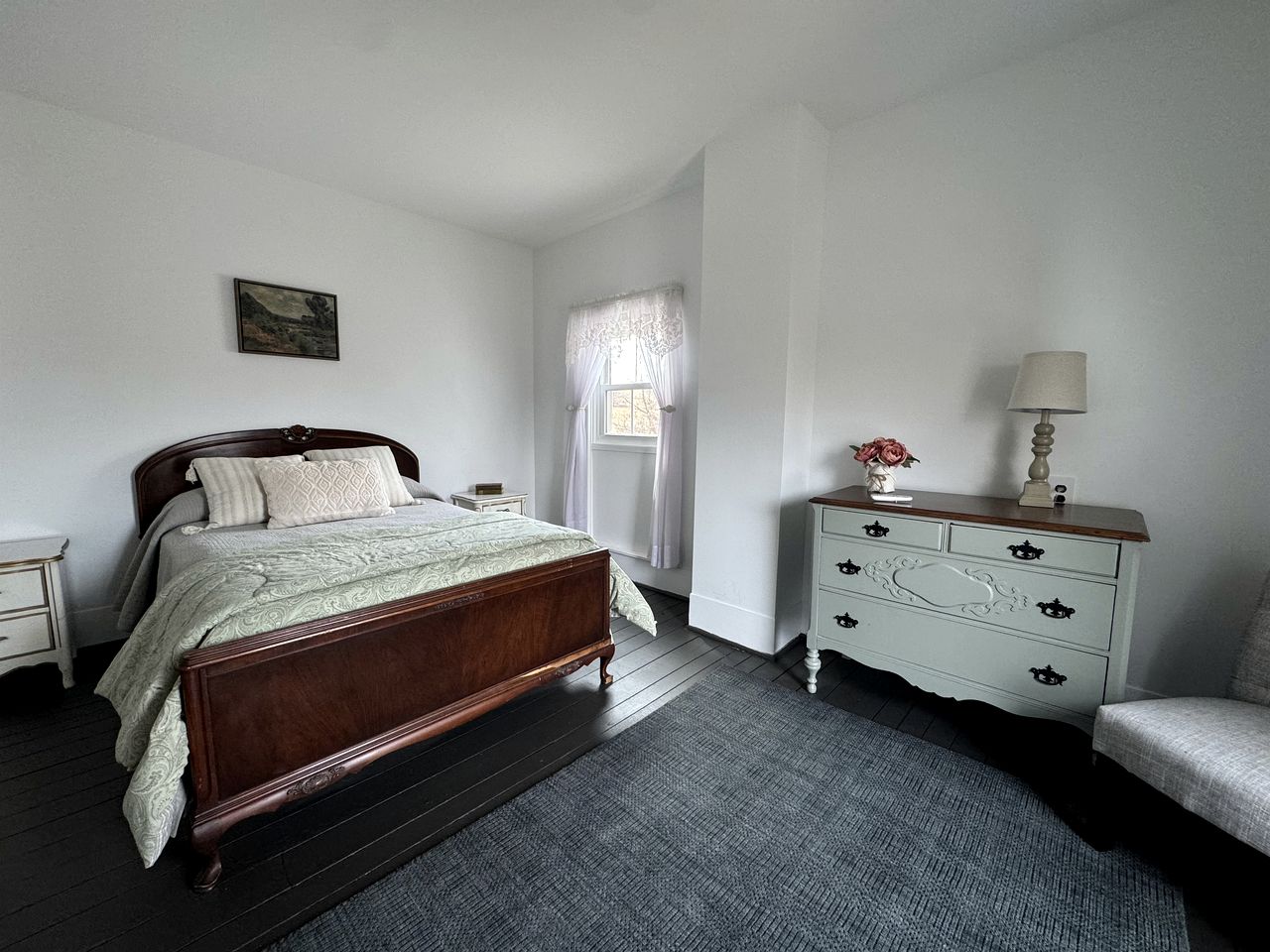 1800s Farmhouse Cottage Rental on a 230 Acre Farm in Muskingum County, Ohio