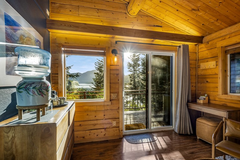 Cabins (United States of America, Halibut Cove, Alaska)