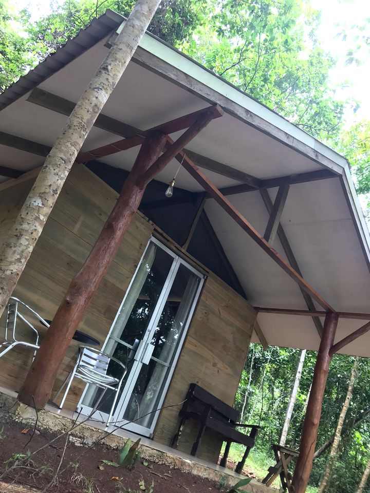 Romantic Rainforest Getaway with a Balcony and a Private Bathroom near Dominical, Costa Rica