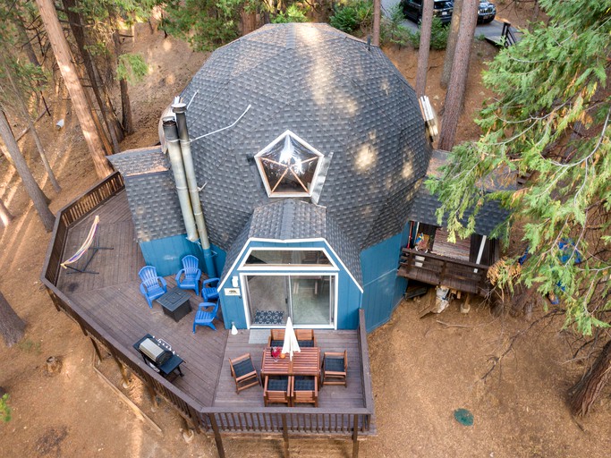 Bubbles & Domes (Arnold, United States)