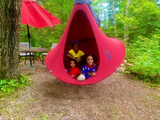 Cottages (Canada, Chelsea, Quebec)