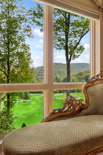 Villas (United States of America, Fishs Eddy, New York)